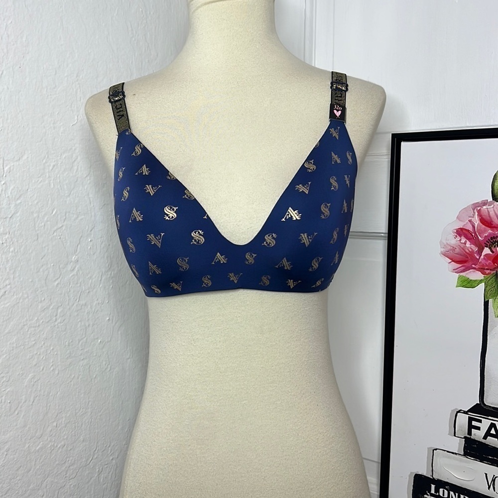 NWOT Victoria’s Secret Blue & Gold Monogram T-shirt Bra 32D